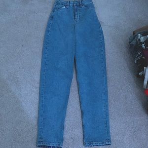 They are in great condition and have only been worn a couple of times. Size US 0